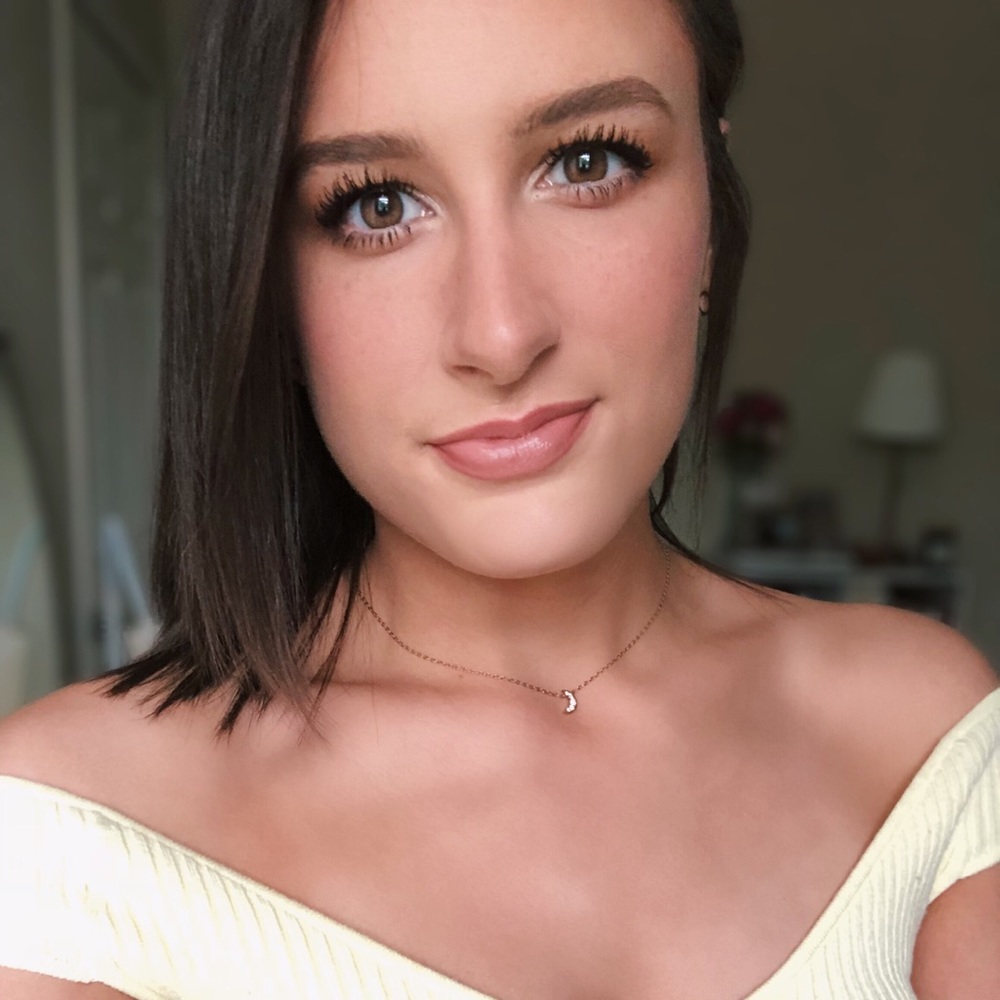 Meet your Posher, Hayley